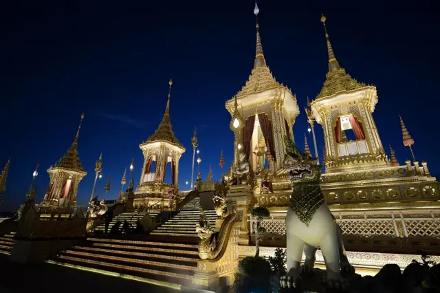 สัตว์มงคลประจำทิศ 4 ทิศ ได้แก่ ช้าง สิงห์ โค ม้า