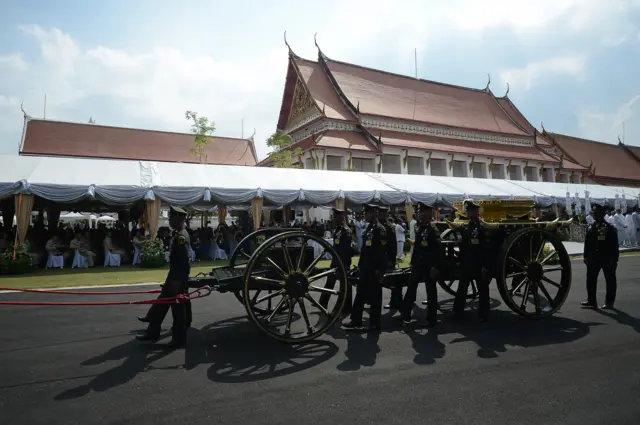 ราชรถปืนใหญ่