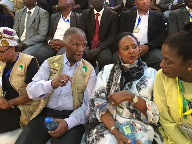 Thabo Mbeki na waziri wa mambo ya nje Bi Amina Mohamed.