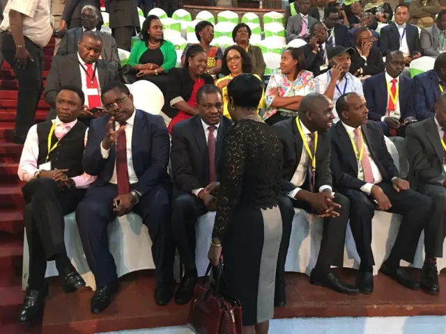Maspika wa bunge Ken Lusaka (pili kushoto) na Justin Muturi (tatu kushoto).