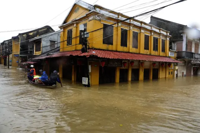 Damrey, Đà Nẵng, bão số 12, Hội An