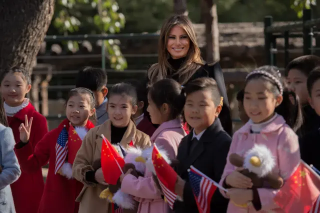 Bà Melania Trump và thiếu nhi Trung Quốc ở Sở thú Bắc Kinh