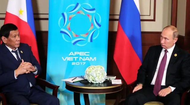 Tổng thống Philippines Rodrigo Duterte và Tổng thống Nga Putin họp song phương tại APEC 2017.