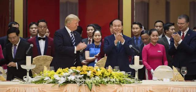 Chủ tịch Trần Đại Quang và Tổng thống Trump trong bữa quốc yến tối 11/11