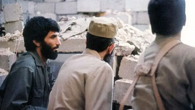 محمد جهان آرا نفر اول از سمت چپ