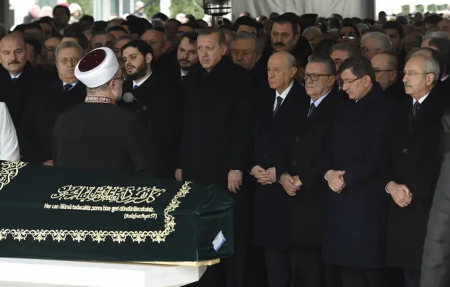 Mesut Yılmaz'ın oğlunun cenazesi