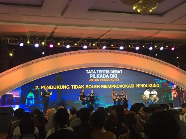 DEBAT FINAL