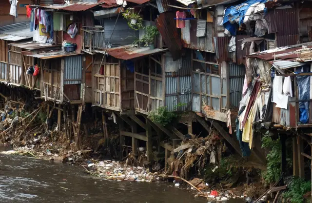daerah kumuh di Jakarta