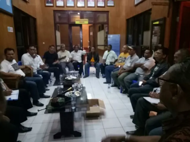 pertemuan pejabat Maluku Tenggara Barat dengan warga