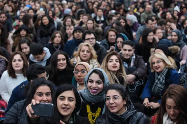 نمایش فروشنده