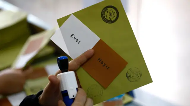 Referandum pusulası