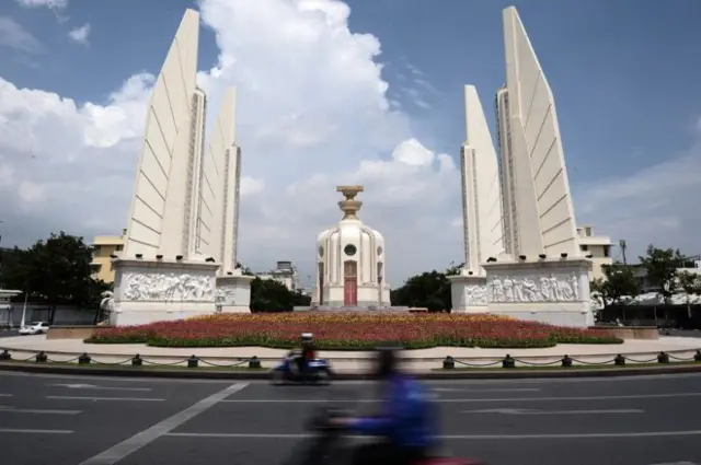 อนุสาวรีย์ประชาธิปไตย