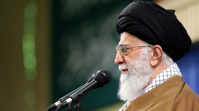 علی خامنه‌ای