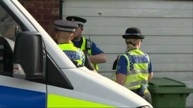 تواصل التفتيش في منزل بكارديف