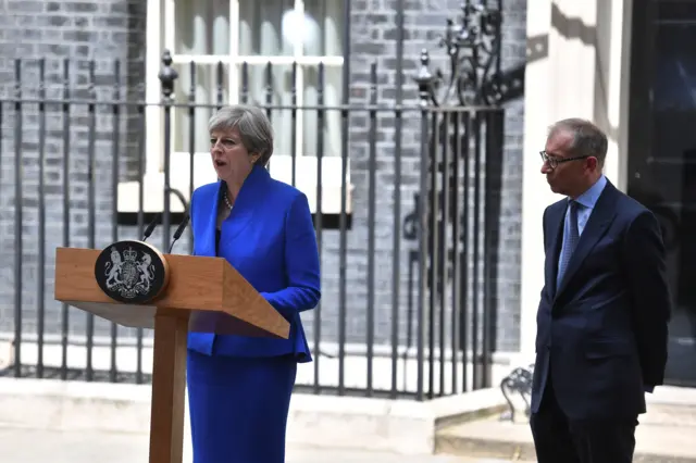 Тереза Мэй и ее муж Филип на Даунинг-стрит