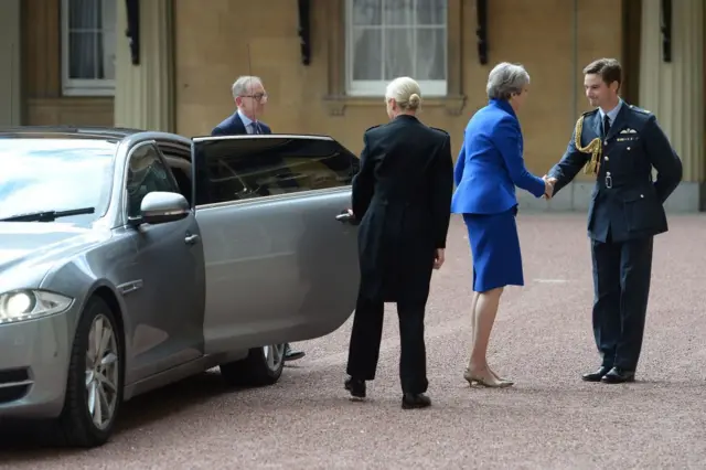 تېرېزا مې د راتلونکو پنځو کلونو لپاره د برتانیا لومړۍ وزیره پاتې شوه