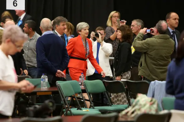 تېریزه مې د رایې اچونې په مرکز کې