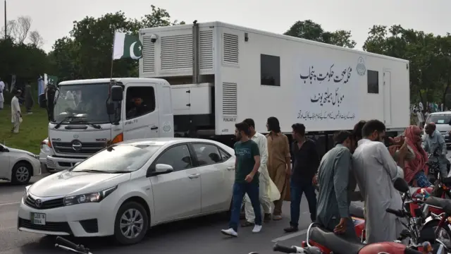 نواز