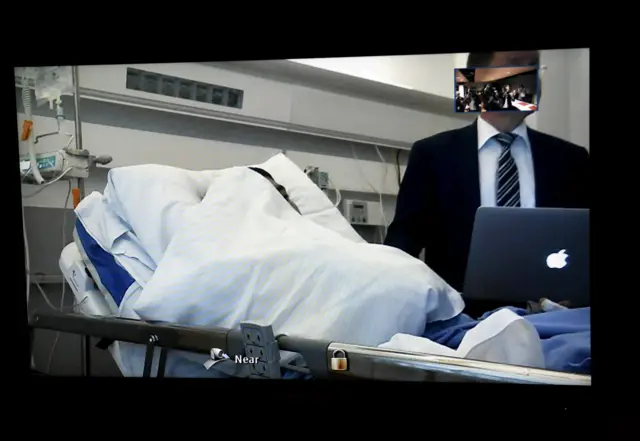 مشكاح في السرير