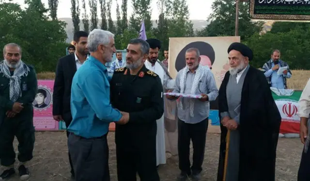 امیرعلی حاجی‌زاده فرمانده نیروی هوافضای سپاه در روستای کیاسر