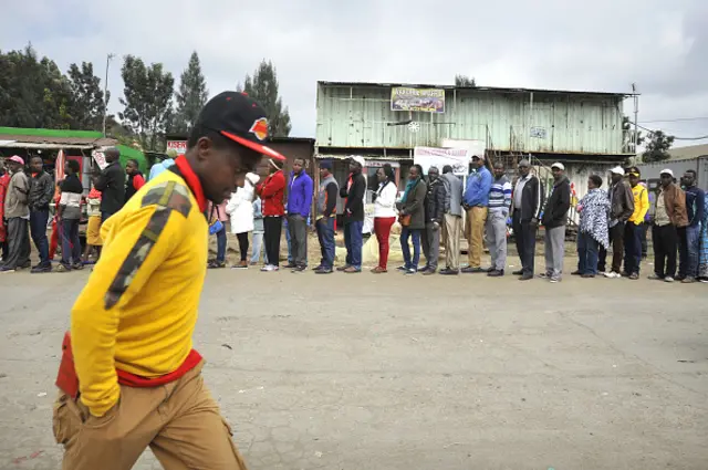 Wapiga kura katika mlolongo wa kupiga kura Kenya