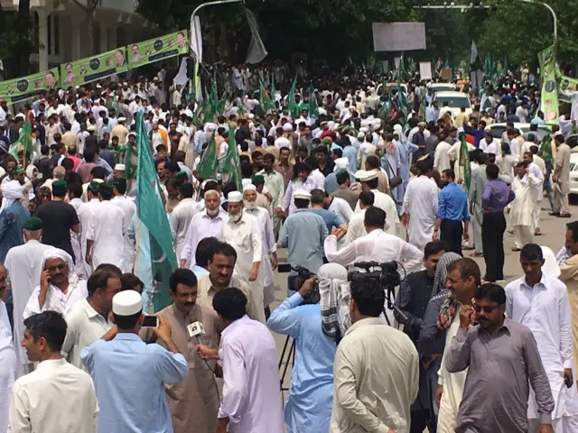 نواز