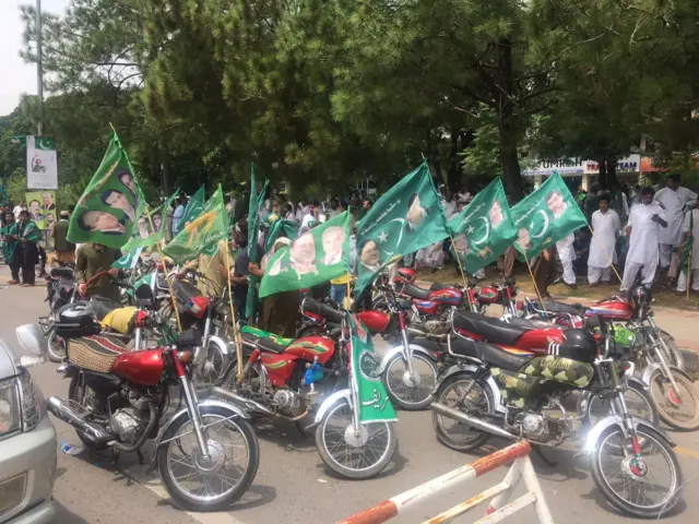 نواز