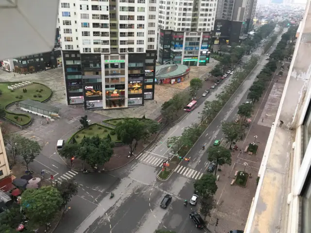 Đường phố nhìn từ khu Trung Hòa Nhân Chính, Hà Nội