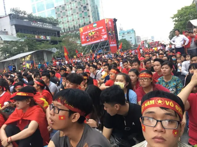 Cổ động viên ở Sài Gòn