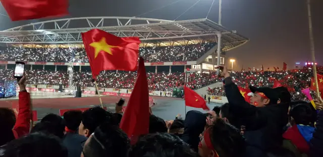 Đại diện của Chính phủ tới dự là Phó Thủ tướng Vũ Đức Đam.