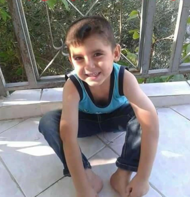 إرهات أحمد، أحد ضحايا القصف الذي تعرض له حي الأشرفية صباح اليوم.