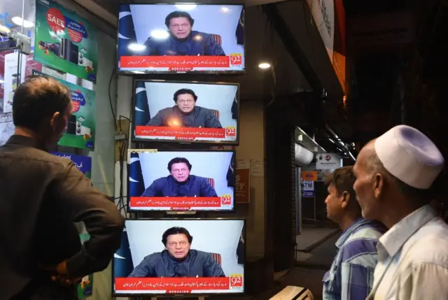 عمران خان خطابا للشعب الباكستاني بعد الإفراج عن المرأة المسيحية