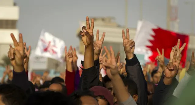 شهدت البحرين احتجاجات متقطعة تقودها غالبية شيعية منذ عام 2011، للمطالبة بملكية دستورية في الممكلة.