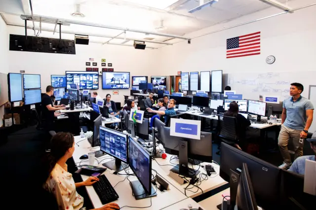 脸书称，它投放了许多资源，阻止外国组织开设的虚假帐户影响这次中期选举的选情。