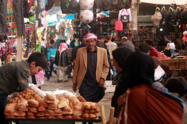 أحد الأسواق الشعبية في المدينة.