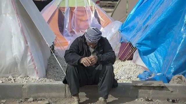 زلزله زدگان