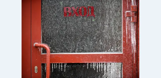 выход из ТЦ "Зимняя вишня"