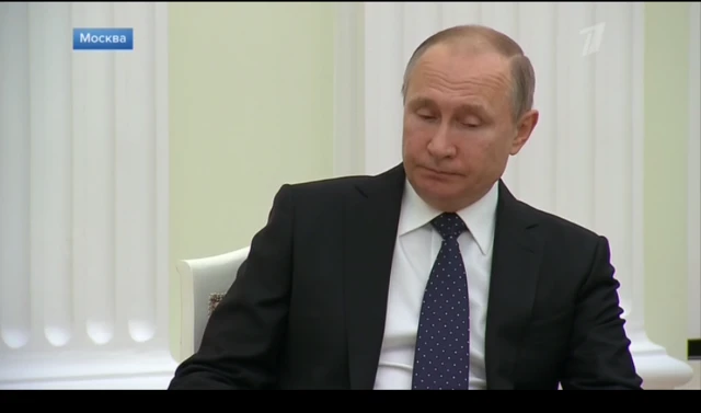 Путин в галстуке в горошек