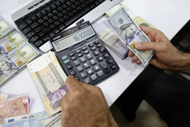 الدولار الأمريكي مقابل الريال الإيراني