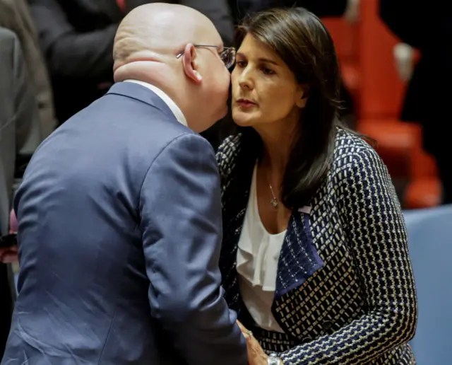 Постпреды России и США в ООН Василий Небензя и Никки Хейли виделись там же накануне.