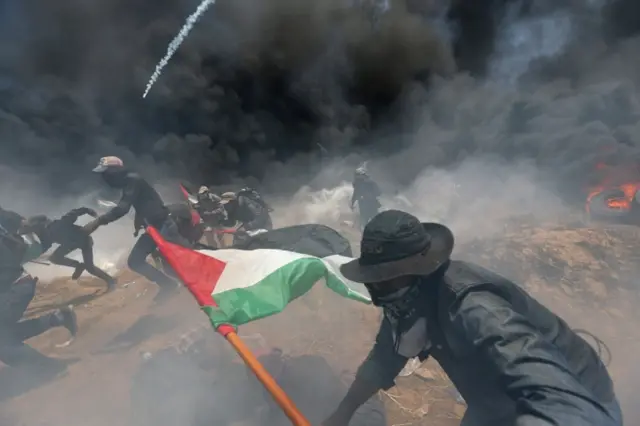 متظاهرون فلسطينيون