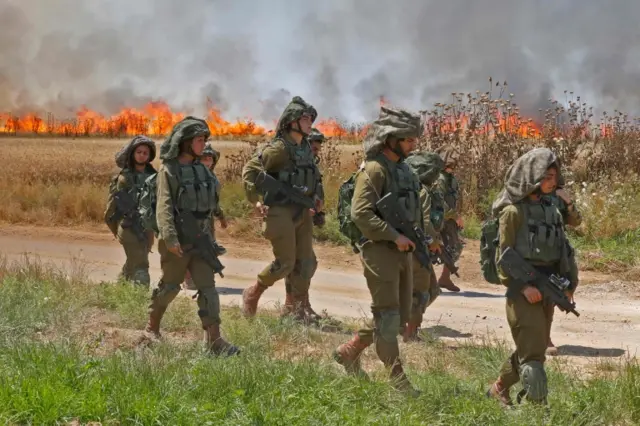 israil askerleri sınırda
