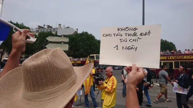 Biểu tình ở Paris