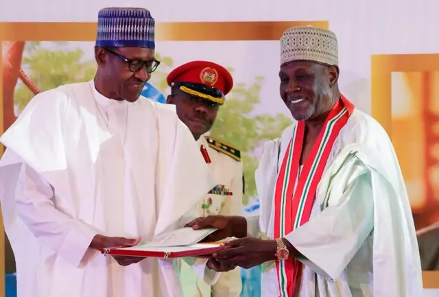 Ààrẹ Buhari fún Baba Gana-Kingibe ní àmì oyè ìdálọ́lá