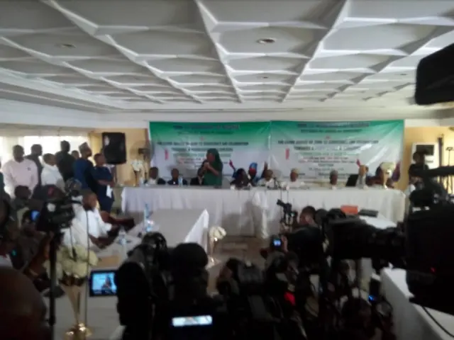 Gbọ̀ngàn kan ní ilé olóògbé Abiola