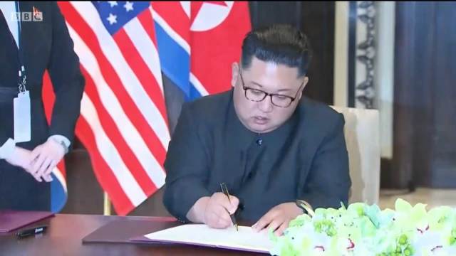 簽字瞬間