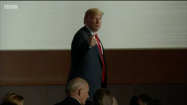 特朗普离开记者会