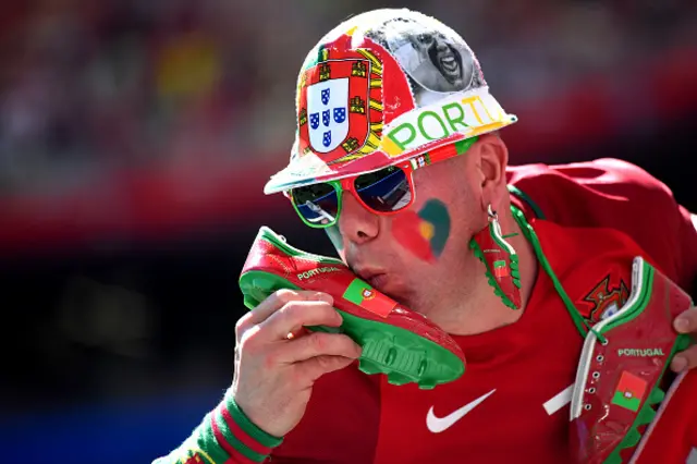 مشجع لمنتخب البرتغال