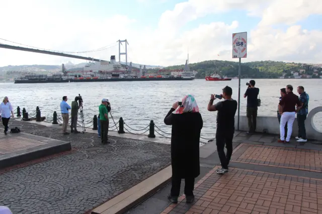 Pioneering Spirit geçişi