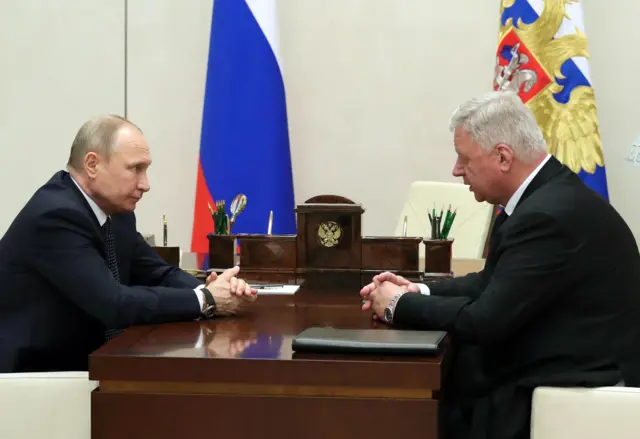 Владимир Путин и глава федерации профсоюзов Михаил Шмаков